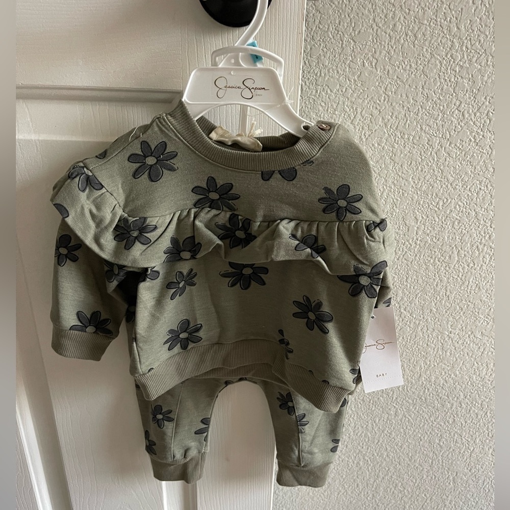 Flower Jessica Simpson Brand New Set